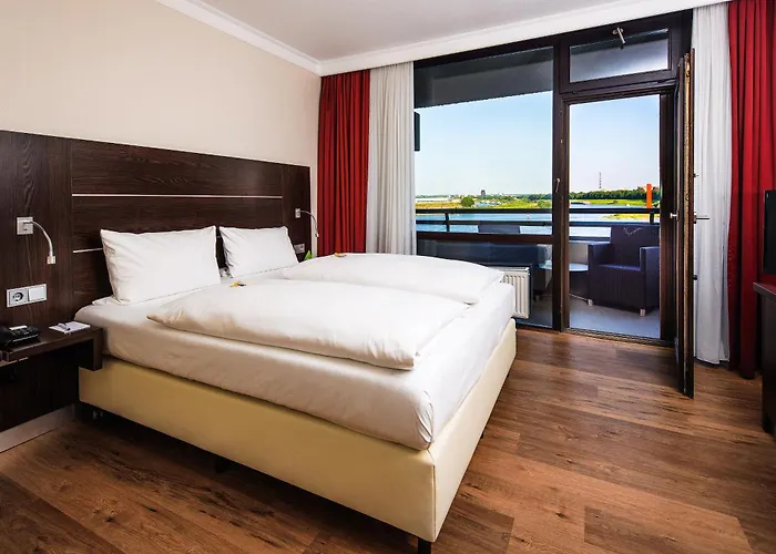 Hotel Rheingarten 4*